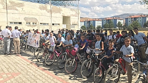 Dinar'da 'Haydi Çocuklar Bisikletle Okula' projesi gerçekleştirildi