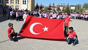 Dinar Menderes İlkokulu Mehmetçiklerimize Destek İçin Program Düzenledi