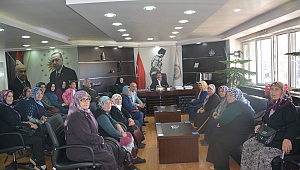 Muhtar ve Mahalle Halkı Başkan'ı Ziyaret Etti