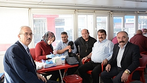 Başkan Sarı Türk Kızılay'ına Kan Bağışında Bulundu