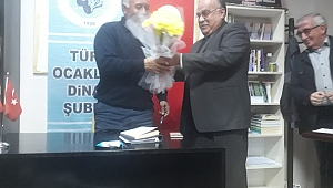 Dinar Türk Ocaklarında Nazım Yıldırım Konferans Verdi