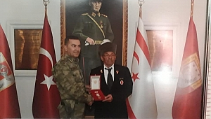 Gazi Cengiz Kartal'a Kıbrıs'da Madalya Takıldı