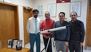 Başkan Bağırkan Bilim Sanat Merkezi Okuluna Teleskop Hediye Etti
