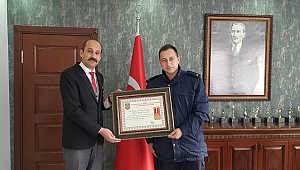 Dazkırı da Ceza Kesilen Kişinin Şehit Babası Olduğunu Öğrenen Personel Cezayı Kendisi Ödedi