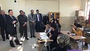 Dinar Kaymakamı Selami Kapankaya Okulları Ziyaret Ediyor