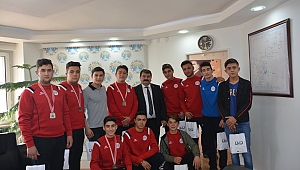 Güreş Takımından Başkan Sarı'ya Teşekkür