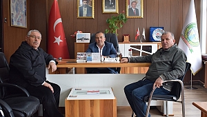 Tatarlı Belediye Başkanı Şuayip Çiçek'i Öğretmeni Ziyaret Etti
