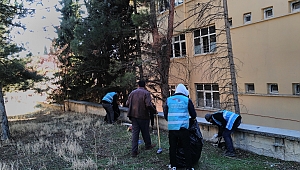 DİNAR'DA YÜKÜMLÜLER OKULLARIN BAKIM VE TEMİZLİĞİNİ YAPTI