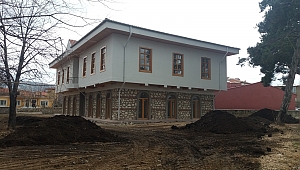 Vatandaş; Dinar kültür Evi Bir Türlü Hizmete Girmedi