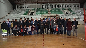 Dinar'da Voleybol Turnuvası sona erdi