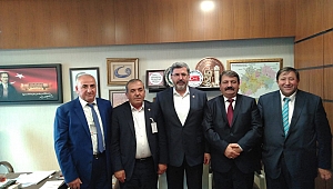 Başkan Nihat Sarı Tatarlı Belediye Başkanı Şuayip Çiçek ile birlikte Milletvekili Ali Özkaya'yı ziyaret etti 