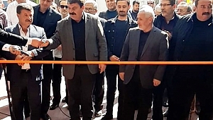 Belediye Başkanı Nihat Sarı ve Neşe Taşpınar, 2 ayrı işyerlerinin kurdelelerini kesti
