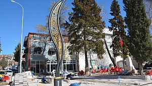 Dinar'a Yakışır Bir Cumhuriyet Meydanı İçin Çalışmalar Devam Ediyor