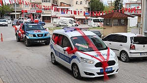 Dazkırı'da 23 Nisan'da Resmi Araçlar Süslendi