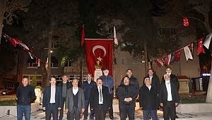 Dinar'da Yenilenen Cumhuriyet Meydanında İstiklal Marşı Okundu