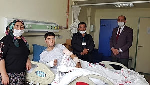 Suriye İdlip'te Yaralan Dinarlı Askerimizi Başkan Kumartaşlı Ziyaret Etti