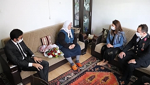 Şehit Anneleri Ziyaret Edilerek Anneler Günü Kutlandı
