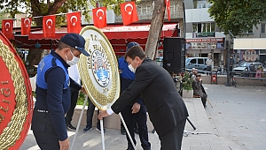 Dinar'da 29 Ekim Cumhuriyet Bayramı Çelenk Töreni
