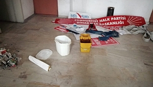 Dinar'da CHP, İYİ Parti ve İş Hanında Tabelaları söken yakalandı