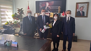Vergi Dairesi Müdüründen İlçemiz Kaymakamına Ziyaret