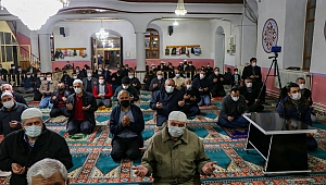Belediyemizce Miraç gecesinde kandil simidi dağıtıldı