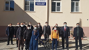 Dinar’da Başarılı Öğrencilere Hediye Verildi
