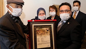 Valimiz Gökmen Çiçek, Şehidimizin Babasına Şehadet Belgesi