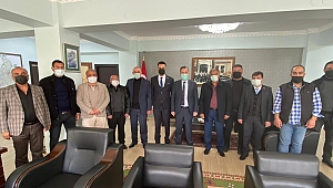 Yeni Göreve Getirilen Başkan Gürpınar ve muhtarlar Kaymakam Kapankaya'yı Ziyaret etti.