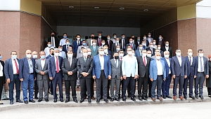 Başkan Sarı Gençlik ve Spor Bakanı Kasapoğlu’nun yanından heybesi dolu geldi 