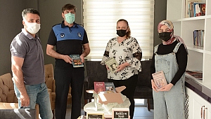 Belediyemiz ’den Kadın Kültür evine kitap desteği