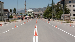 Başkan Sarı, “Trafik Güvenliği için Yol Çizgileri Yapılıyor”