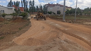 Dinar Belediyesi Çalışmalarını Her Mahallede Devam Ettiriyor