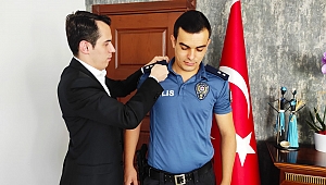 İlçe Emniyet Amirimizin Komiser Rütbesini Kaymakamımız Taktı