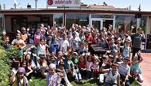 Başkan Taylan, Kur'an Kursu Öğrencilerine İkramlarda Bulundu