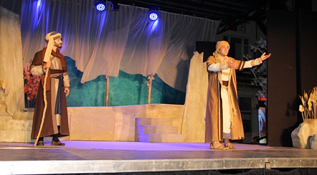 İlçemizde Yunusla Yürürken Adlı Ücretsiz Tiyatro Gösterisine Yoğun İlgi