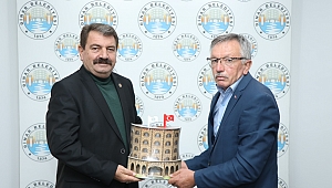 Dinar Halk Kütüphanesi Müdürü Kınık’tan veda ziyareti