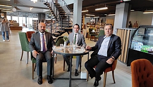 Kaymakamlar ve Belediye Başkanı İsmail Taylan Kitap&Kahveyi Ziyaret Etti