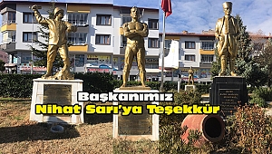BELEDİYE ÖNÜNDE DÖRDÜ BİR ARADA!
