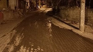 BOMBACI MEHMET ÇAVUŞ MAHALLESİNDE TONLARCA SU BOŞA AKİYOR...