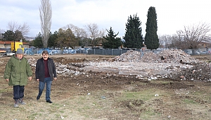 Hürriyet Mahallesinde bulunan Metruk binanın yıkımı gerçekleşti