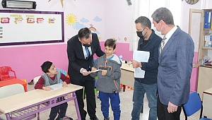 Mili Eğitim Müdürü Taşbaş Öğrencilerimizin Karne Sevincine Ortak Oldu