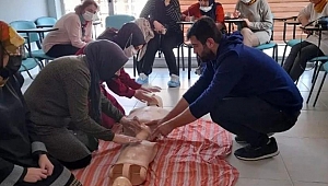 DİNAR KADIN KÜLTÜREVİNDE İLKYARDIM KURSU İLGİ GÖRDÜ