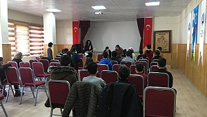 HALK EĞİTİMİ MERKEZİNDE ÖĞRENCİLERE MASAL DİNLETİSİ