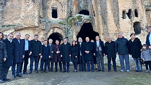 Taytak, ‘2021 Yılının En Başarılı Milletvekili’ ödülünü aldı