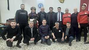 Başkan Sarı’dan Kır Efelere kıyafet desteği