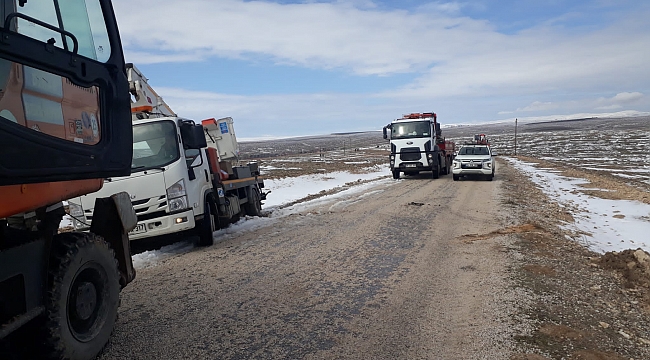 Belediyemiz TEDAŞ'a iş makinesi desteğine devam ediyor