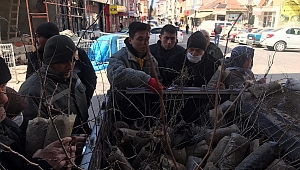 Dinar'da Ağaç Bayramında Fidan Dağıtımı Yapıldı