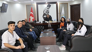 Yurtdışı Stajından dönen öğrencilerimizden Başkan Sarı'ya teşekkür