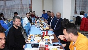Başkan Sarı, Üniversiteli Öğrencilerimiz ile iftar programında bir araya geldi