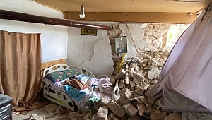 Trafik Kazası Sonrası Evi Ağır Hasar Gördü: Kaymakam Yalnız Bırakmadı